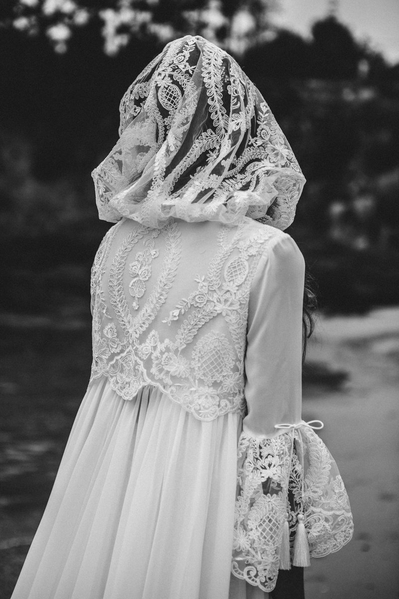 vestido de novia con capucha